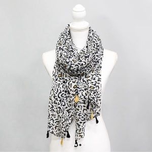 Beautiful Animal Print Design Lightweight Scarf